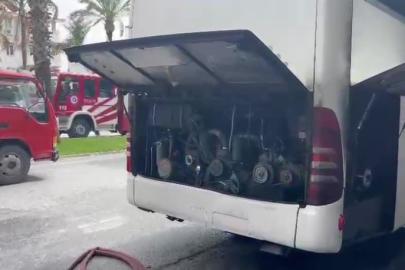 Park halindeki otobüsün motor bölümünde yangın çıktı