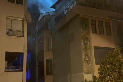 Polatlı’da gece yarısı çatı katı yangını paniğe neden oldu