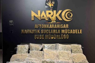 Polis kolilerle taşınan 9 kilogram uyuşturucu madde ele geçirdi