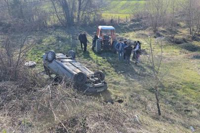 Radar paniği kazaya neden oldu: Otomobil şarampole devrildi