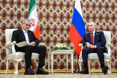 Rusya Devlet Başkanı Putin, İran Cumhurbaşkanı Pezeşkiyan ile görüştü