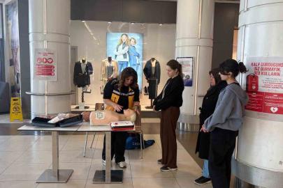 Sağlık ekipleri hava yolu tıkanıklığı ve temel yaşam desteğini uygulamalı anlattı