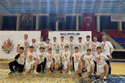 Salihli’nin yıldızları Hentbol’de Türkiye şampiyonu