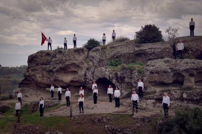 Samsun’da ‘Çanakkale Şehitlerine’ şiiri çok sesli koro ile seslendirildi