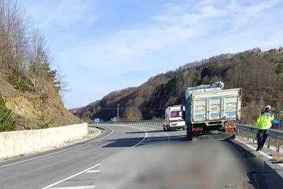 Samsun’da virajı alamayan motosiklet kamyonla çarpıştı: 1 ölü