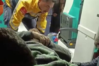 Şantiyede işçi, eleme makinesinde sıkıştı