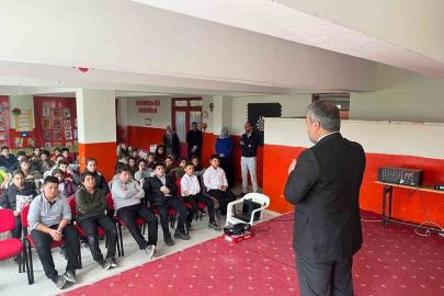 Seyitgazi’de "Cami ve Hayat" konulu Değerler Eğitimi seminerleri devam ediyor