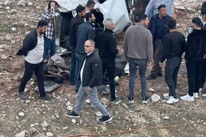 Siirt’te devrilen otomobil hurdaya döndü: 3 ağır yaralı