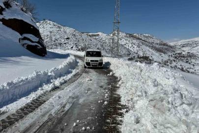 Siirt’te karla mücadele sürüyor: Mahsur kalan vatandaşlar kurtarıldı
