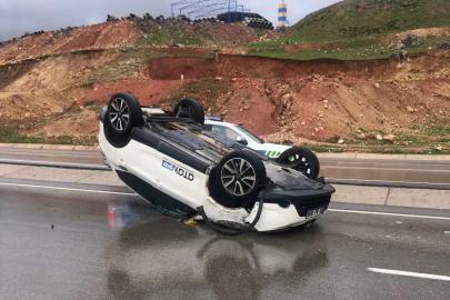 Siirt’te kontrolden çıkan araç takla attı