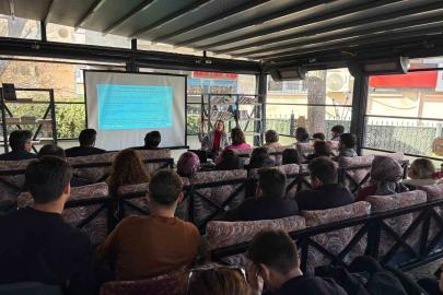 Sincan Kitap Kafe’de siber zorbalıkla mücadele yolları konuşuldu