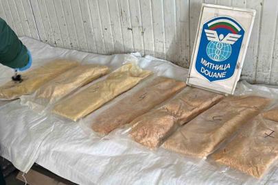 Sınırda 14 kilodan fazla sentetik uyuşturucu yakalandı