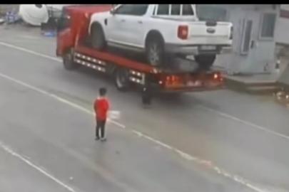 Şırnak’ta yola fırlayan çocuk, sürücünün manevrasıyla ölümden döndü