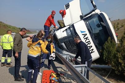 Susurluk’ta tek taraflı kazada sürücü yaralandı