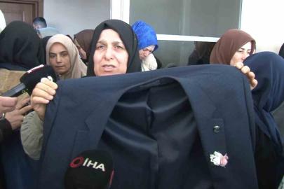 Tabutunun üzerine damatlığı konuldu: İran’da hayatını kaybeden tır şoförü son yolculuğuna uğurlandı