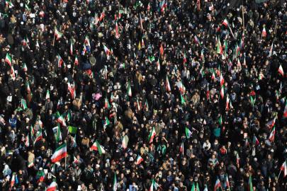 Tahran’da on binlerce kişi yeni dini lider Mücteba Hamaney’e destek için meydanlarda