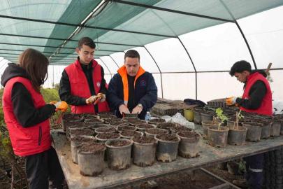 Tarım Akademisi’nden tarımsal kalkınmaya destek: Öğrenciler öğrendiklerini sahada uyguluyor