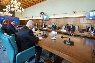 TBMM Başkanı Kurtulmuş, Romanya Başbakanı Bolojan ile görüştü