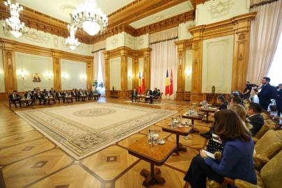 TBMM Başkanı Kurtulmuş, Romanya Senato Başkanı Abrudean ile görüştü