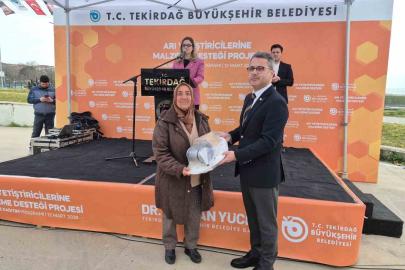 Tekirdağ’da arıcılara ekipman desteği