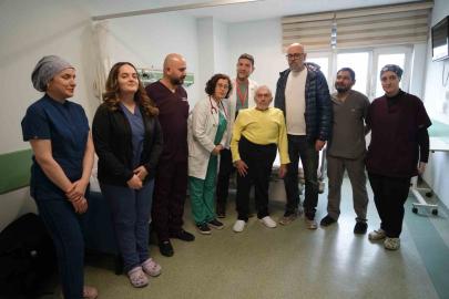 Tıpta nadir vaka: Eğri göğüs kafesi ve skolyoza rağmen kalbi saatlerce durdurularak hayata döndürüldü