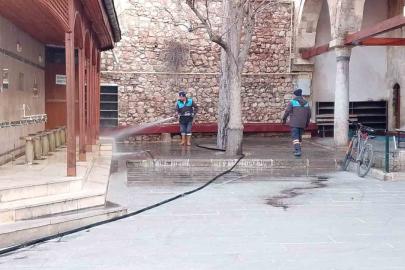 Tokat Belediyesi’nden bayram öncesi camilerde kapsamlı temizlik