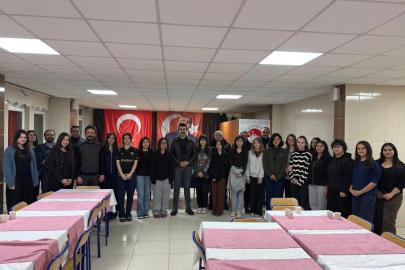 Tomarza protokolü öğrencilerle iftarda buluştu