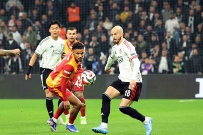 Trendyol Süper Lig: Beşiktaş: 0 - Galatasaray: 1 (İlk yarı)