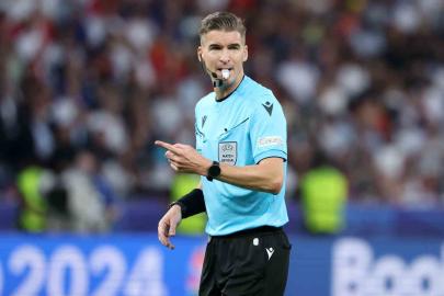 Türkiye - Romanya maçını François Letexier yönetecek