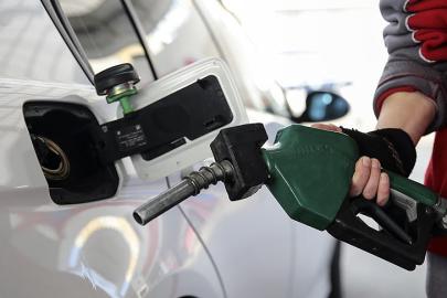 Uluslararası Enerji Ajansından petrol krizi uyarısı. "Hız sınırı düşürülsün, evden çalışmaya geçilsin"