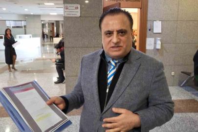 Ünlü yapımcı Erol Köse, Sarıyer Maslak’ta bulunan Ağaoğlu 1453 Konutları’nın 16’ıncı katından düşerek hayatını kaybetti.