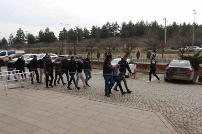 Uyuşturucu operasyonda gözaltına alınan şüphelilerden 3’ü tutuklandı