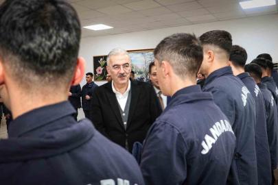 Vali Ayyıldız, İl Jandarma Komutanlığı’nda Mehmetçik’le buluştu