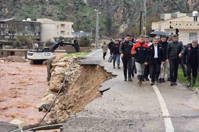 Vali Ekici Kasrik’te: "Devlet tüm imkanlarıyla sahada"