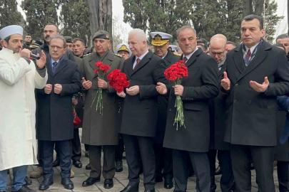 Vali Gül: "İmkansızlıklar içinde yazdığınız destan tarihin akışını değiştirdiği kahramanlık abidesidir"