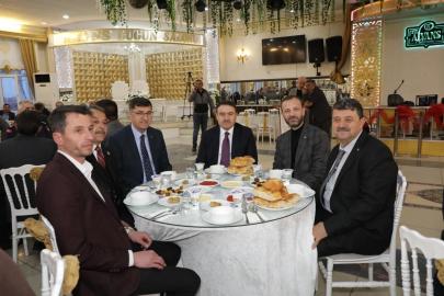 Vali Musa Işın ve il protokol üyeleri muhtarlarla iftarda buluştu
