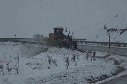 Van’da 21 yerleşim yerinin yolu ulaşıma kapandı
