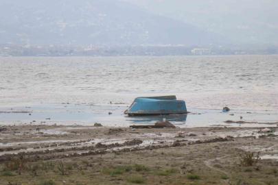 Yağışlar Sapanca Gölü’nde seviyeyi artırdı ancak risk hala devam ediyor