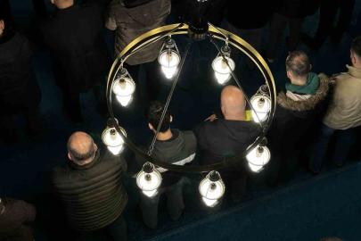 Yağmura rağmen camiler bayram namazı için dolup taştı