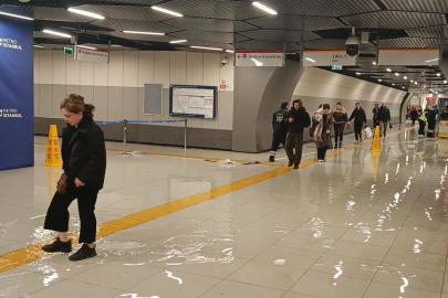 Yenibosna Metro durağını su bastı