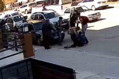 Yola fırlayan çocuklar otomobile çarptı