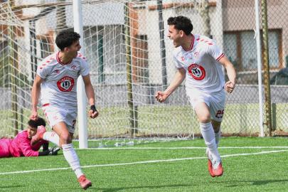 Yunusemre Belediyespor üst üste üçüncü kez şampiyon