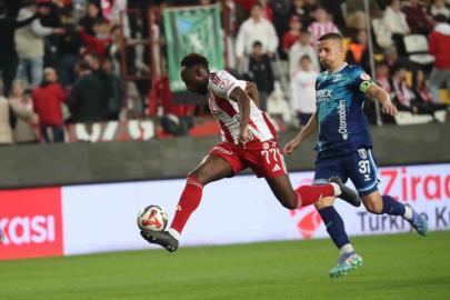 Ziraat Türkiye Kupası: Antalyaspor: 0 - Samsunspor: 0 (İlk yarı)