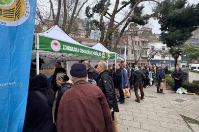 Zonguldak’ta ücretsiz fidan dağıtımı kalabalığa neden oldu