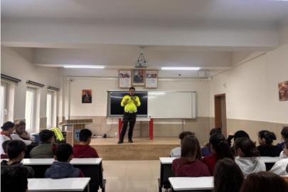 2 bin 316 öğrenciye polisten bilinçlendirme eğitimi