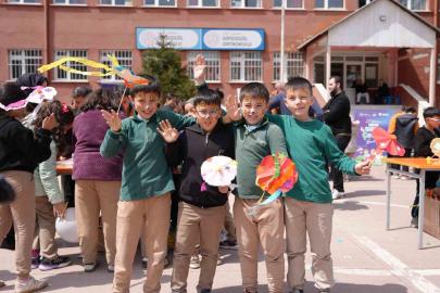 23 Nisan coşkusu köy okuluna taşındı