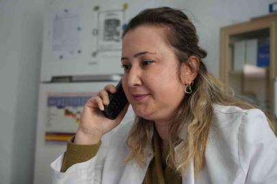 3 bin kişiyi arayarak kanser taramasına ikna eden ebenin azmi