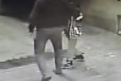 9 yaşındaki çocuğu darp eden şahıs kamerada