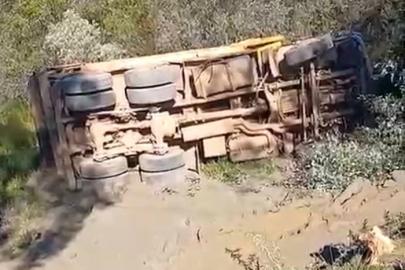 Alanya’da kamyon şarampole devrildi sürücü hayatını kaybetti