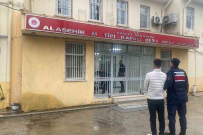 Alaşehir’de 5 bin 96 adet sentetik hap ele geçirildi
